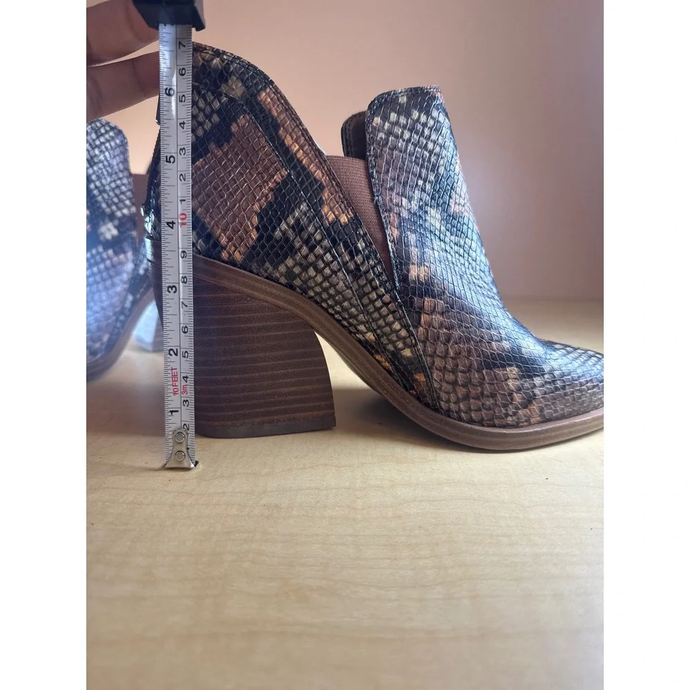 Vince Camuto Snakeskin Embossed Pointed Toe Block Heel Booties Brown Black‎ 9M